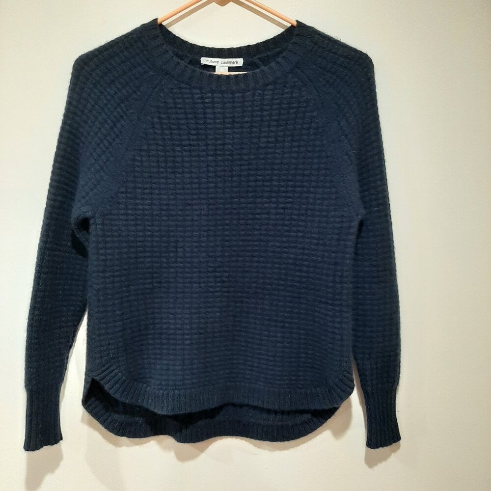 Stunning luxury navy Cashmere knit wool minimalist crew neck textured sweater